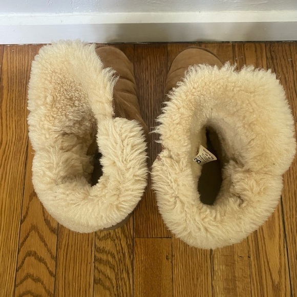 UGG Short Fold Over Suede Chestnut Boots Women’s W9 - Picture 8 of 8